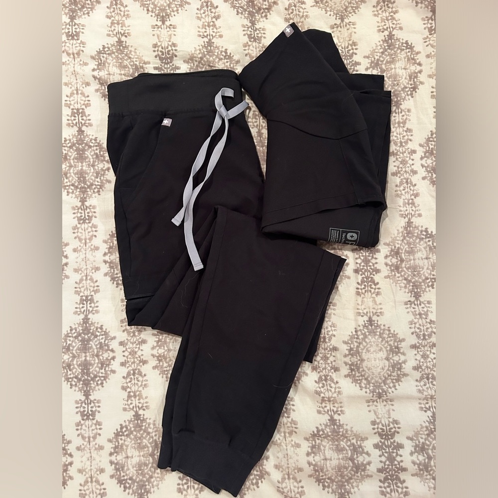 FIGS black set